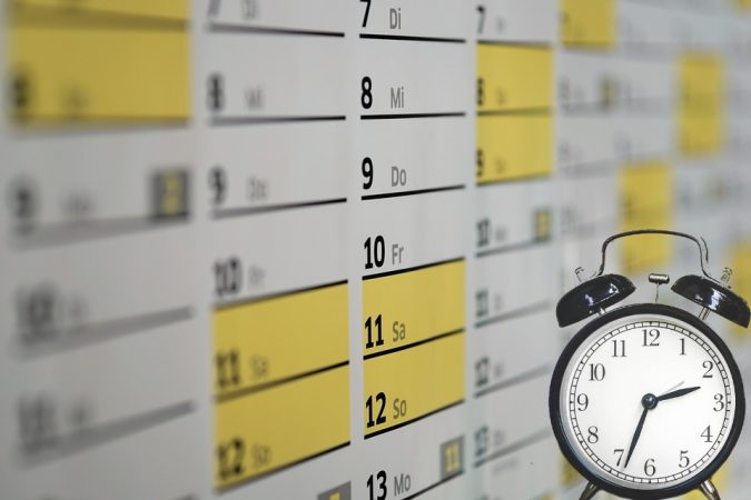 Diferite modalităţi de creare a unei funcţii de afişare a datei